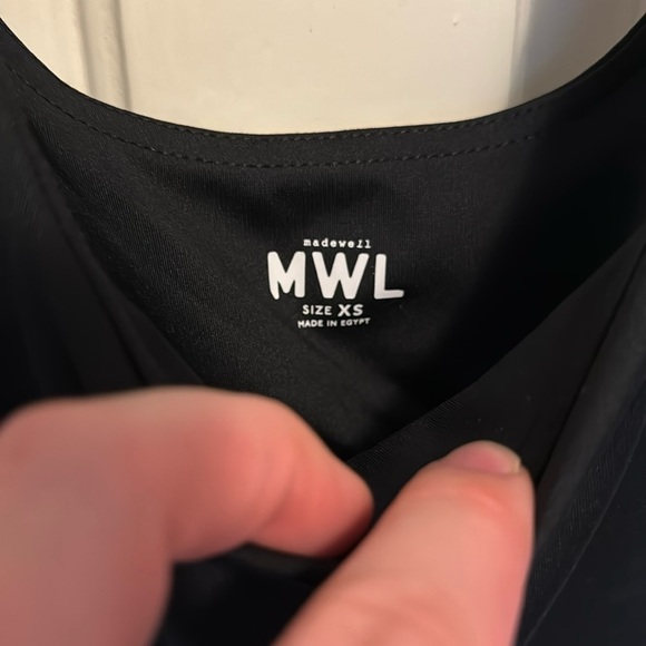 Madewell Flex Square-Neck Sports Bra in True Black - Picture 7 of 10